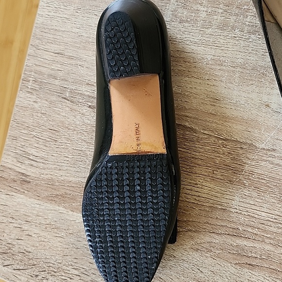 Classic Ferragamo luxury heels - Picture 3 of 5